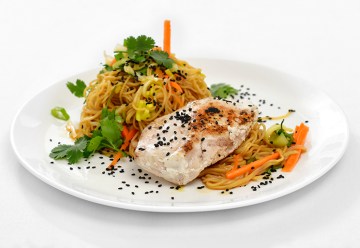 Grilovane_kure_teriyaki_salat_cinske_nudle_G00665_produkt_2025_04