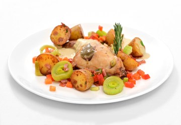 Kralici_stehno_dijonska_omacka_zeleninove_ragu_brambory_G00364_produkt_2023_019